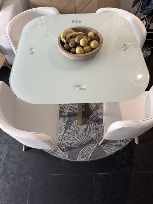 Mesa de refeicao + 4cadeiras escandinava