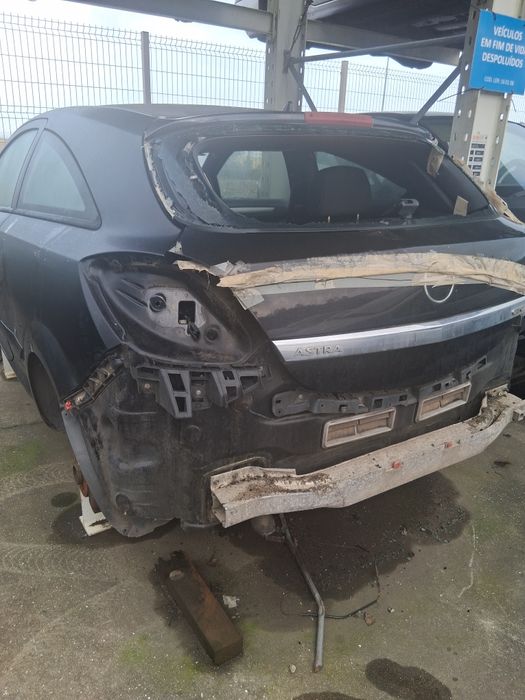 Opel Astra H para peças