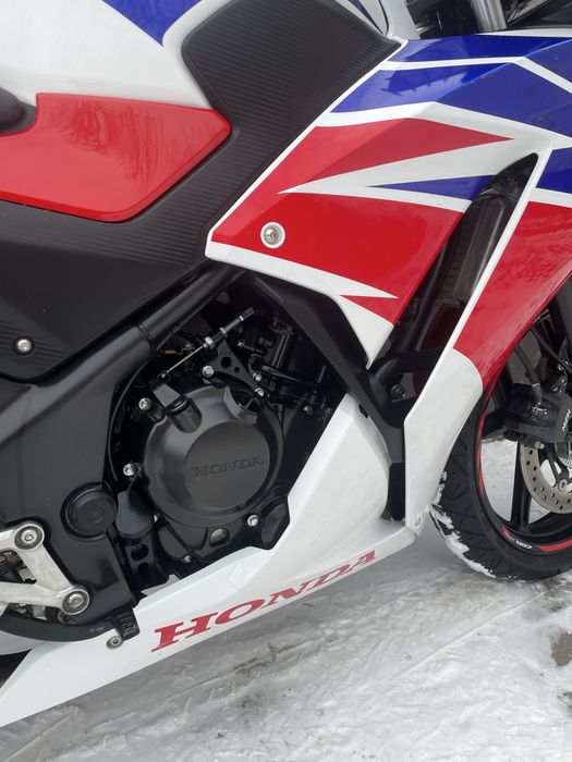 Honda cbr300r 2015 year