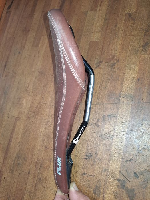 Siodełko, Madison, flux.