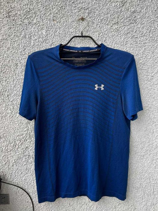 Футболка Under Armour  (M)