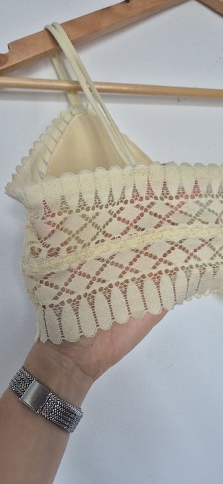 Żółty biustonosz koronkowy 75B butter yellow