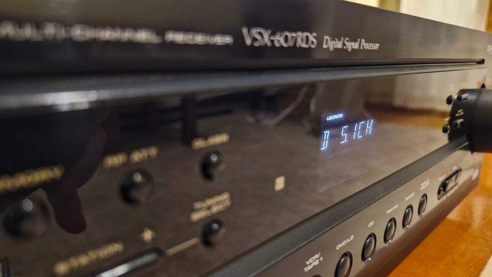 Pioneer VSX 607 RDS Amplituner z inteligentnym pilotem