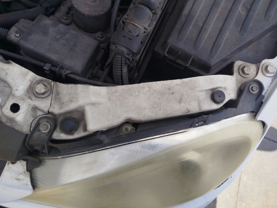 Ótica / farol esquerda OPEL Corsa C