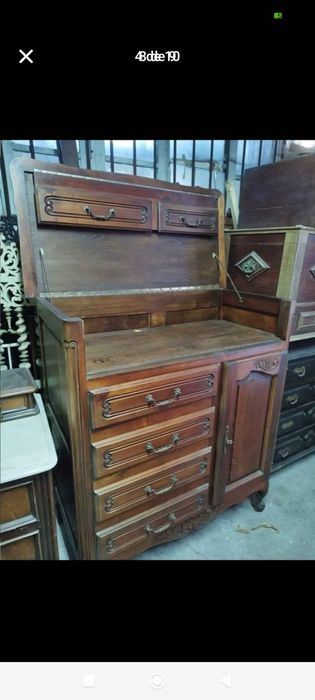 Móvel antigo multiusos