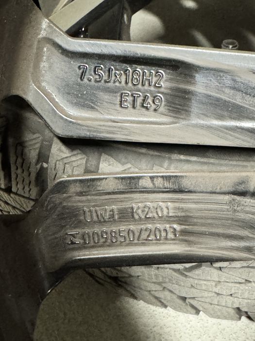 Komplet koł R18 VW 7.5J318H2 ET49 + 225/40 Nokian 2020 r. 6mm