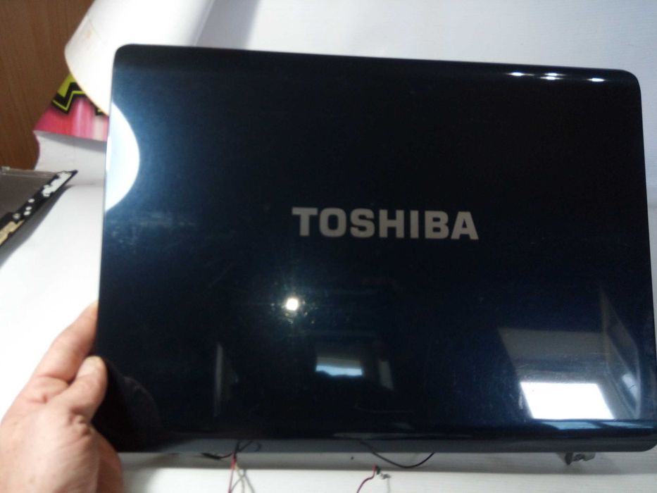 Toshiba A200 - klapa+matryca+wifi+kamera+taśma+zawiasy