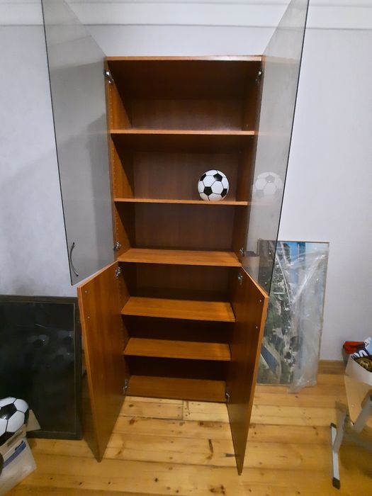 Вместительный офисный шкаф для документов