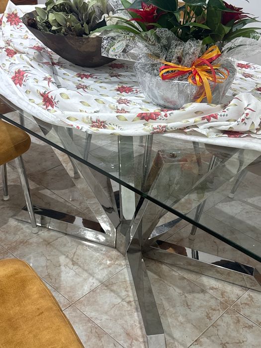 Mesa de sala com vidro temperado