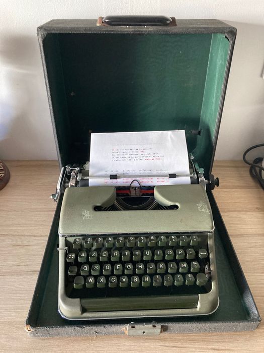 Máquina de escrever   ***  Olympia SM2