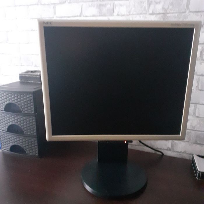 Komputer stacjonarny Medion plus monitor