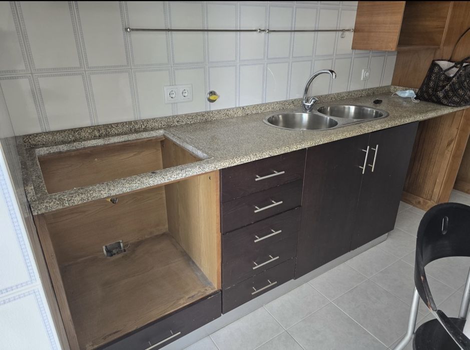 Cozinha usada em bom estado