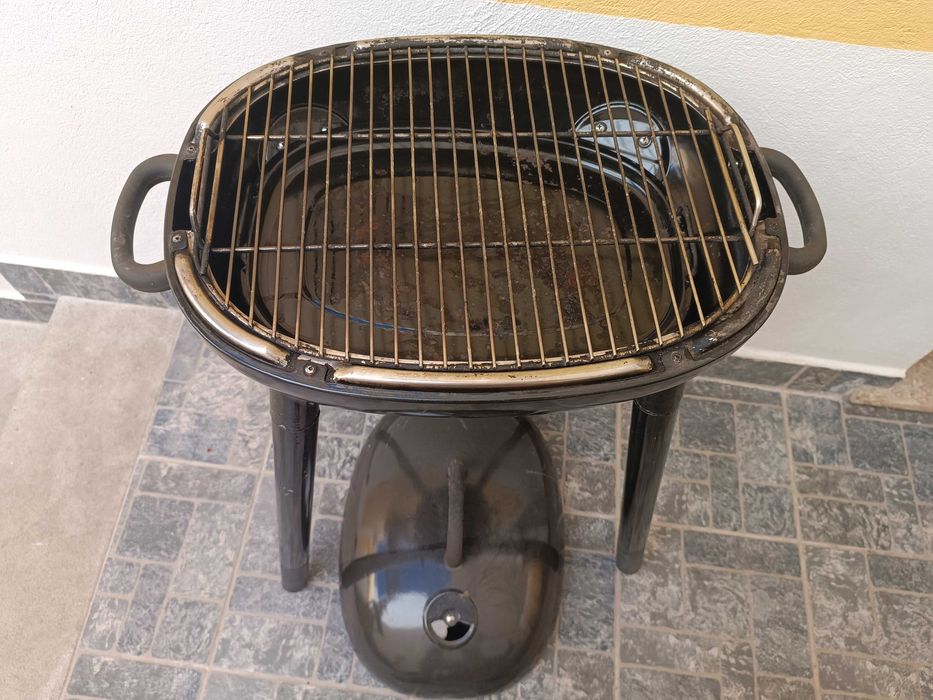 Grelhador para BBQ compato e robusto.