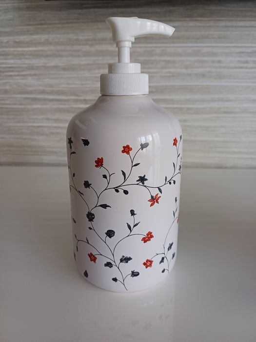 Doseador Sabonete e caixa em loiça IKEA