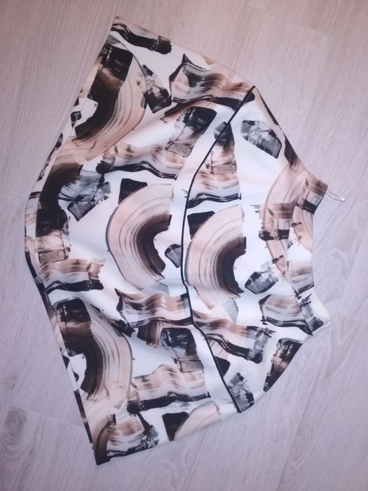 Oryginalna piankowa spódnica bombka na Sylwestra h&m