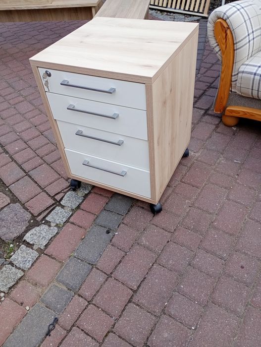 Kontenerek kontenerki