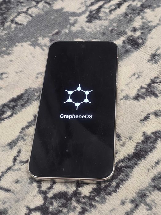 Pixel 9 Pro XL Porcelain 16\256 ГБ GrapheneOS