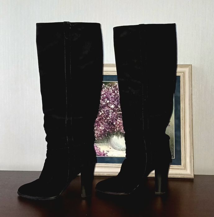 Чоботи замшеві,39 розмір, італія