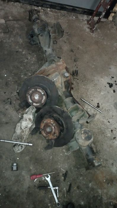 Міст задній Jeep WK1 в розбор