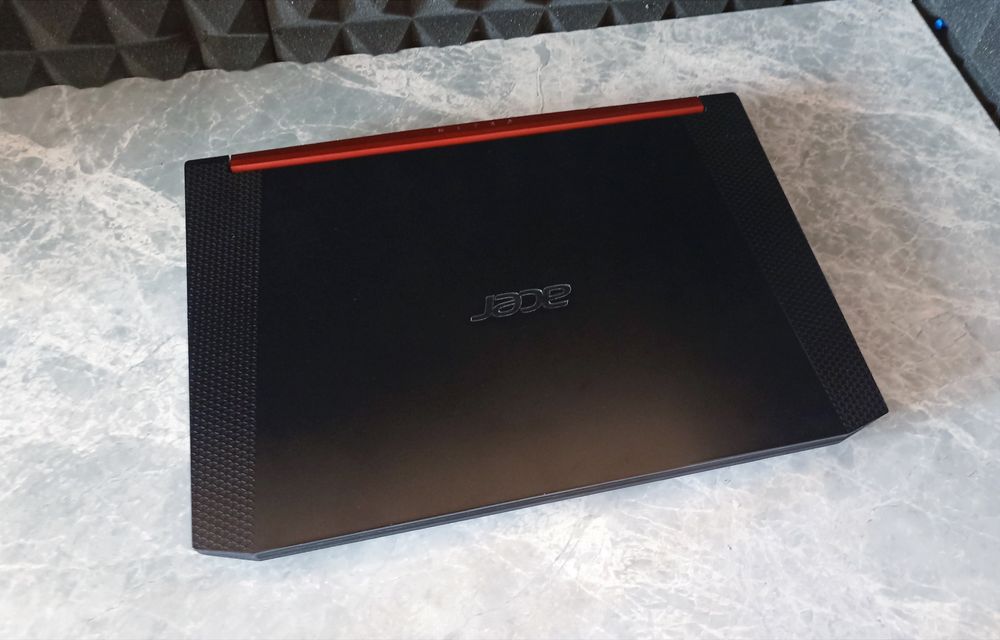 Ігровий Ноутбук Acer Nitro / RX 560X 4GB / Ryzen 5 3550H / DDR4 16GB / SSD m2 256GB + HDD