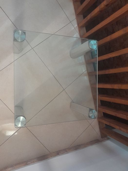 Mesa de vidro em bom estado