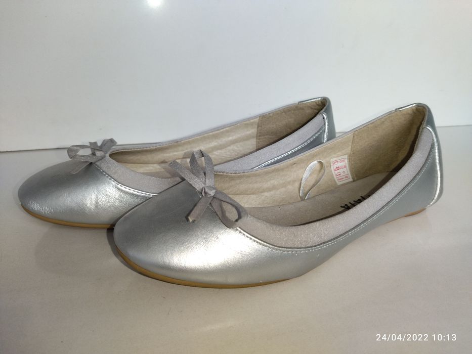 Sabrinas prateadas tamanho 34, usados apenas uma vez