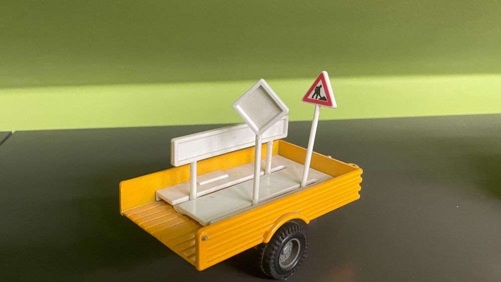 Welly traktor plus przyczepa 1 32