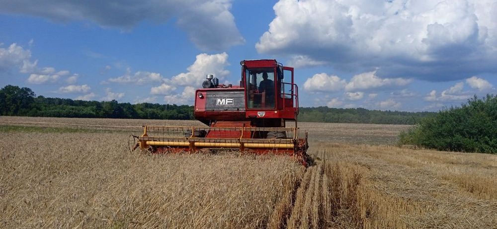 Продам комбайн MF750