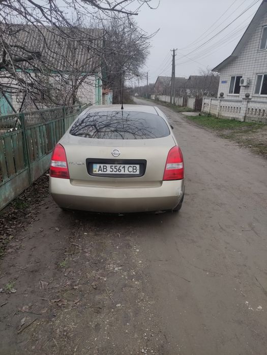 Нісан прем'єра р12