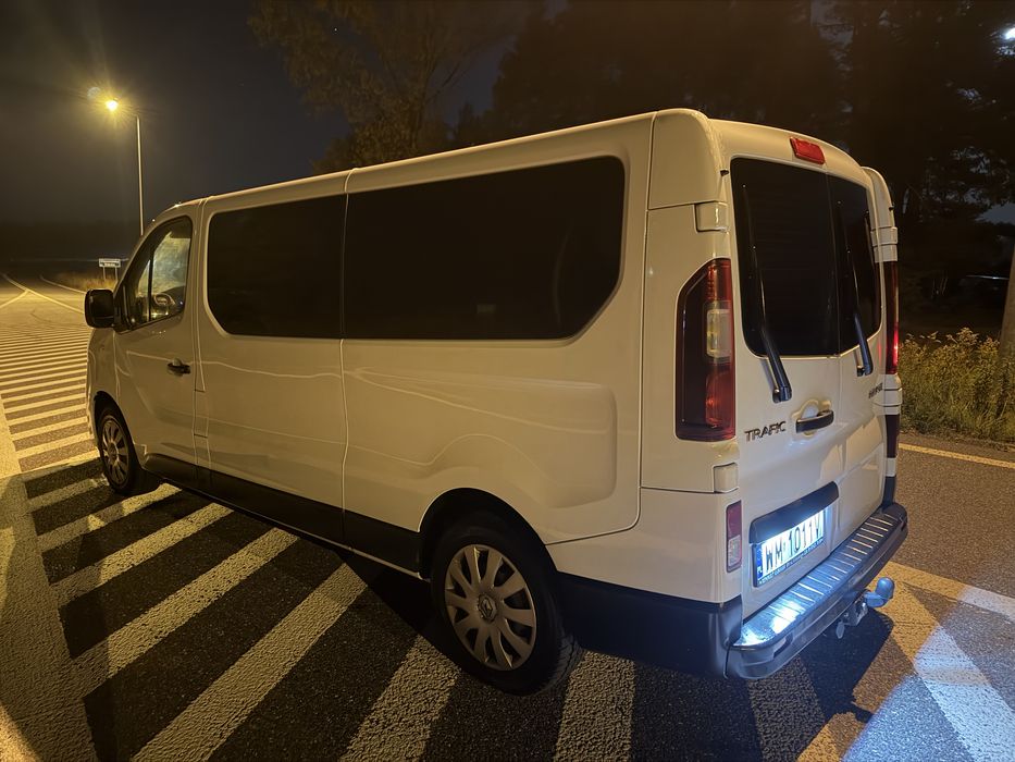 Renault Trafic 2019rok 9-osobowy