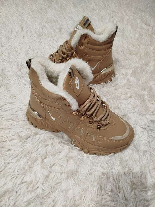 Buty damskie zimowe