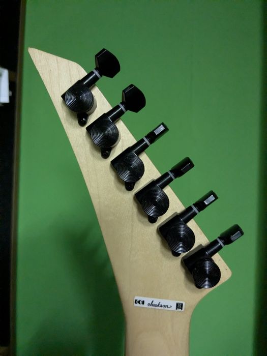 Продам редкий Jackson JS32TQ maple arch top transparent black