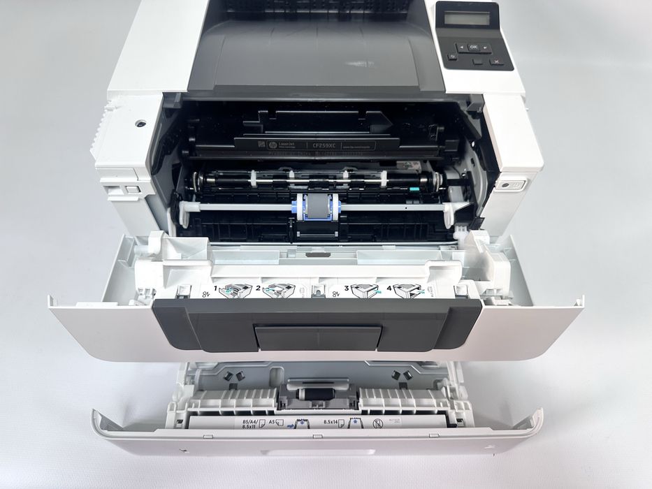 Принтер HP LaserJet Pro M404dw Лазерний