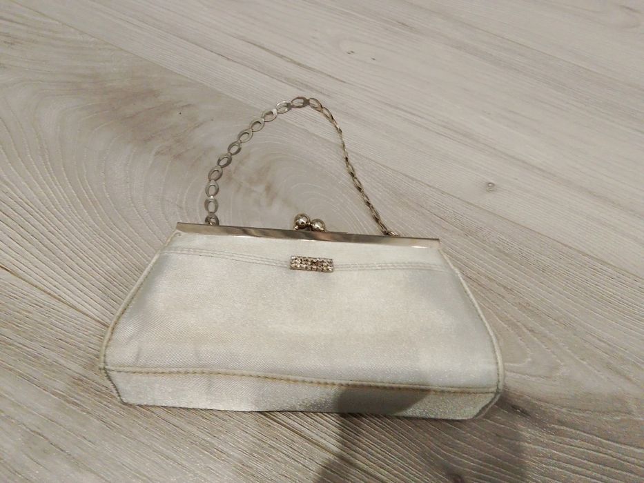 Sprzedam srebrną torebkę