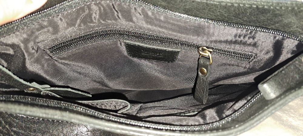 Skórzana, czarna torebka Taurus- skóra naturalna