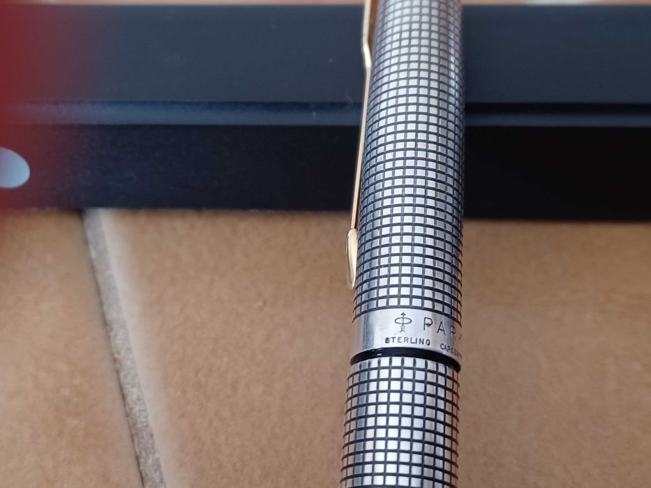Caneta  Parker em prata