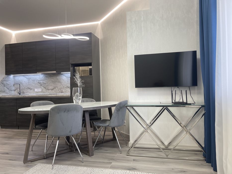 Центр! вулиця Антоновича 131, метро Палац України, Либідська