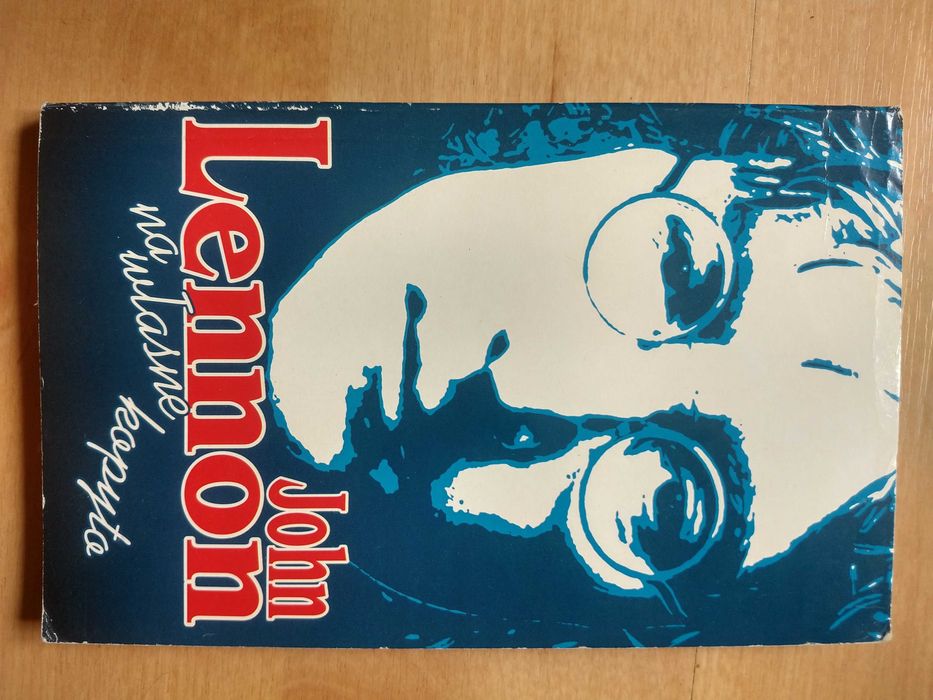 Na własne kopyto John Lenon z rysunkami autora