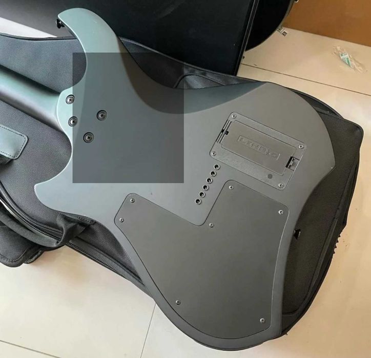 Rara Guitarra Line6 Shuriken VariaxSR250-Stevic MacKay-TwelveFootNinja