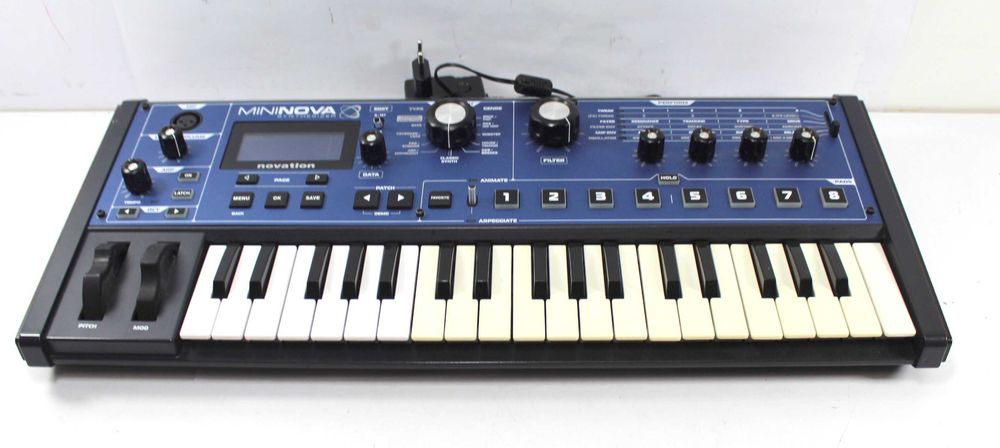 Syntezator  Polifoniczny  NOVATION MININOVA  VOCODERLoombard Działdowo