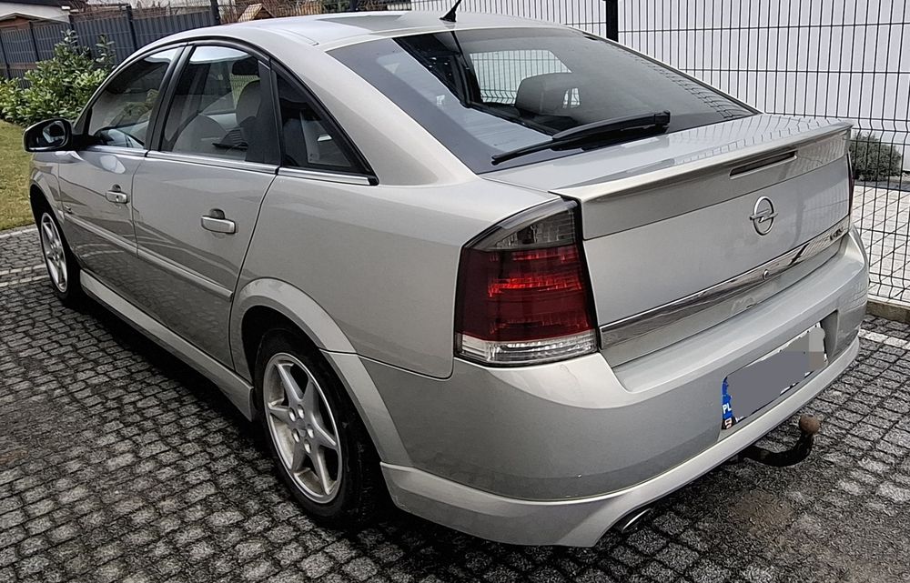 Opel Vectra C 1.9 CDTI 150 KM GTS OPC