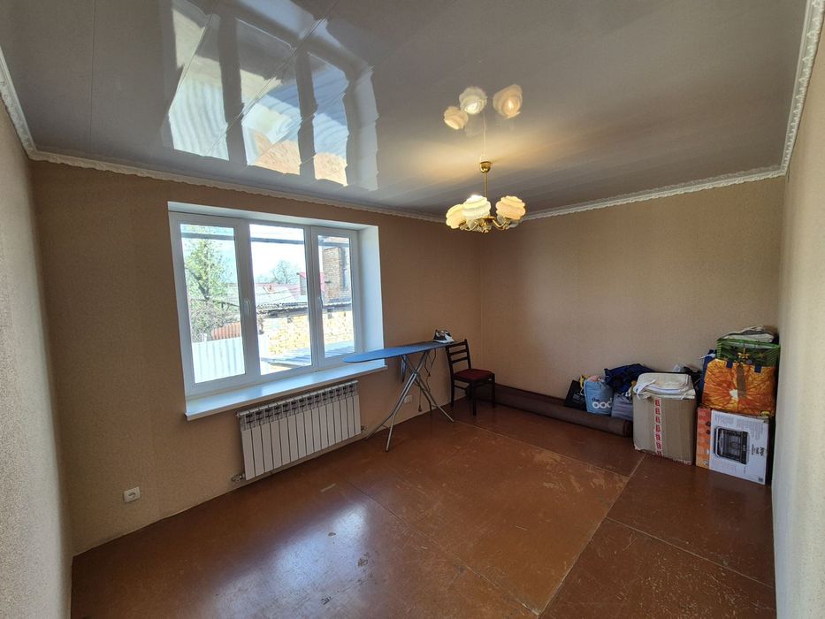 Продається будинок в Центральній частині міста.