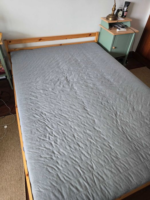 Cama e colchão Ikea 140x200cm