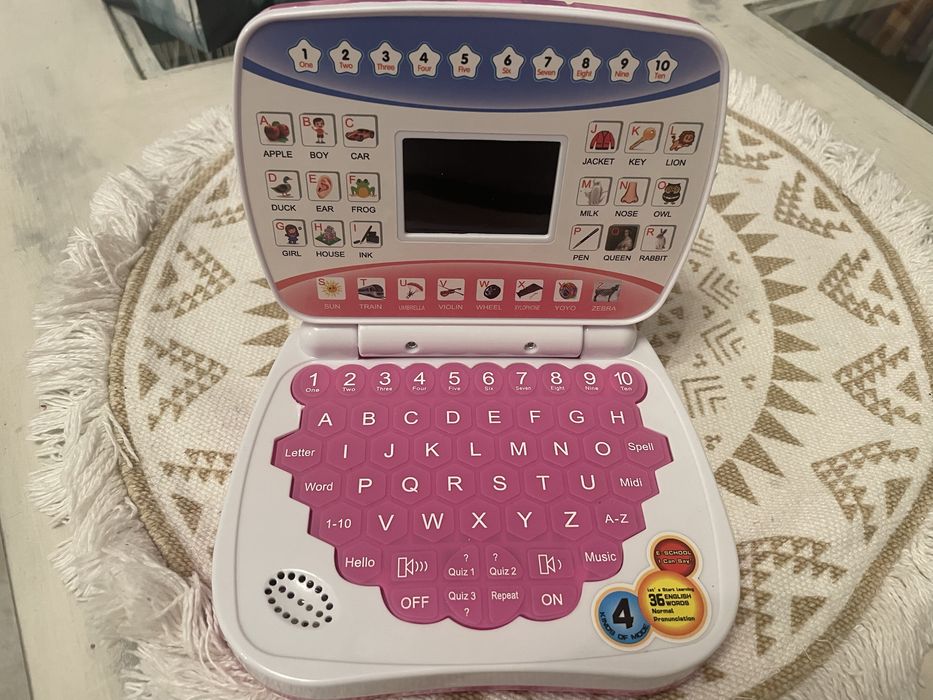 Laptop zabawkowy po angielsku