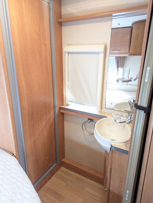 RESERVADA, Caravana/ quarto fixo/4 pessoas/levo ao local