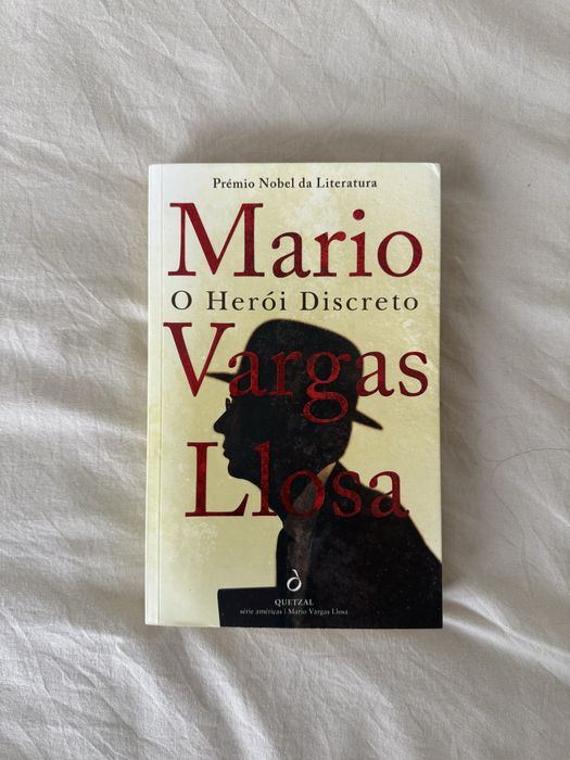 livro o herói discreto de mario vargas llosa