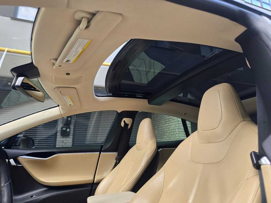 Продам  Tesla Model S 2014. Можна в розстрочку, під викуп.