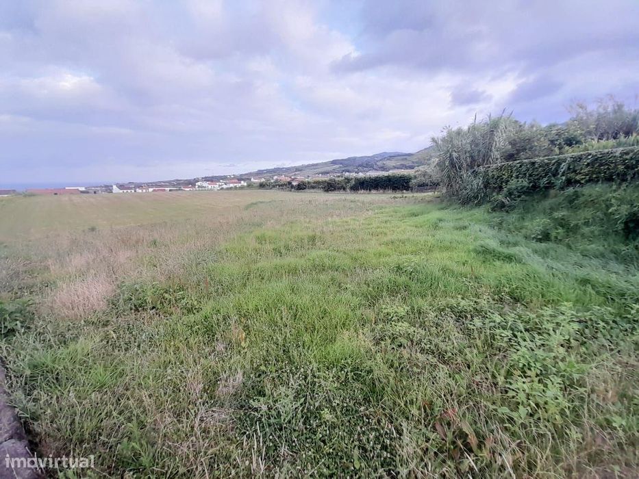 Terreno com excelente Localização na Lomba da Fazenda com 522m2