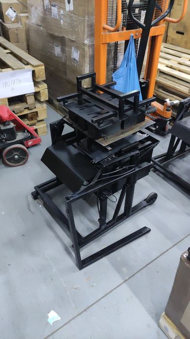 У сборі продаж машинки шлакоблочні