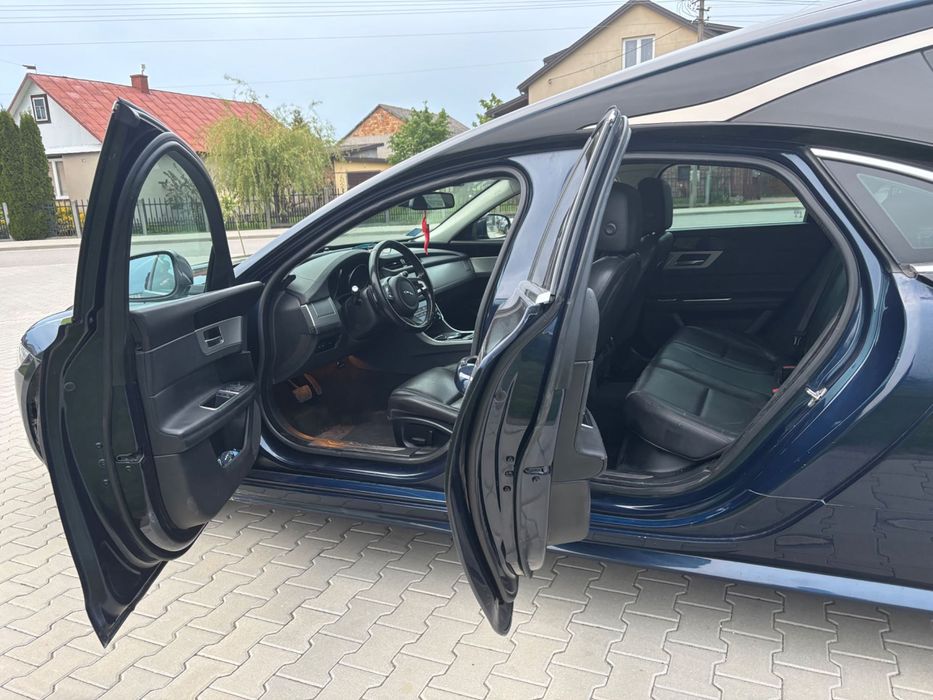 Karawan Pogrzebowy Jaguar XF Pilato Grand Aurora